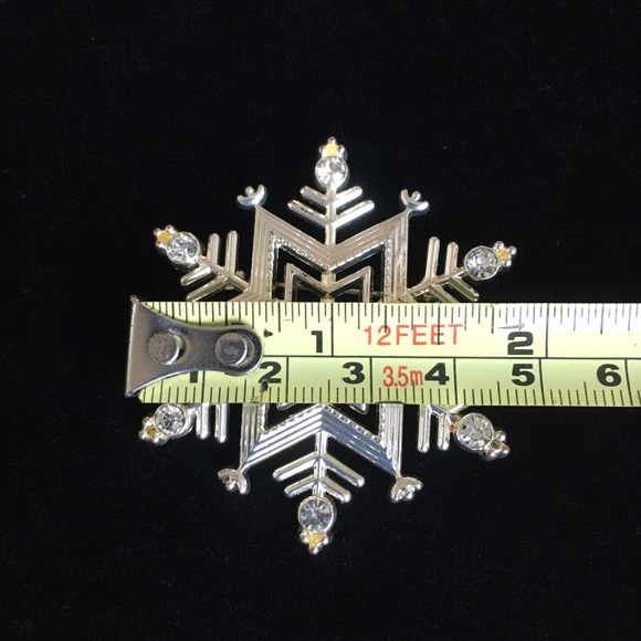 Jewelry - Vintage Silver Tone Snowflake Brooch Pin - Picture 8 of 8